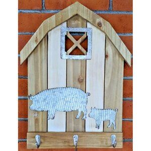 Farmhouse Barn Wall Hook – Rustic Metal Pigs – 3 Hooks – Country Décor